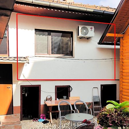 Guest House Nizama'S Place ซาราเยโว ภายนอก รูปภาพ