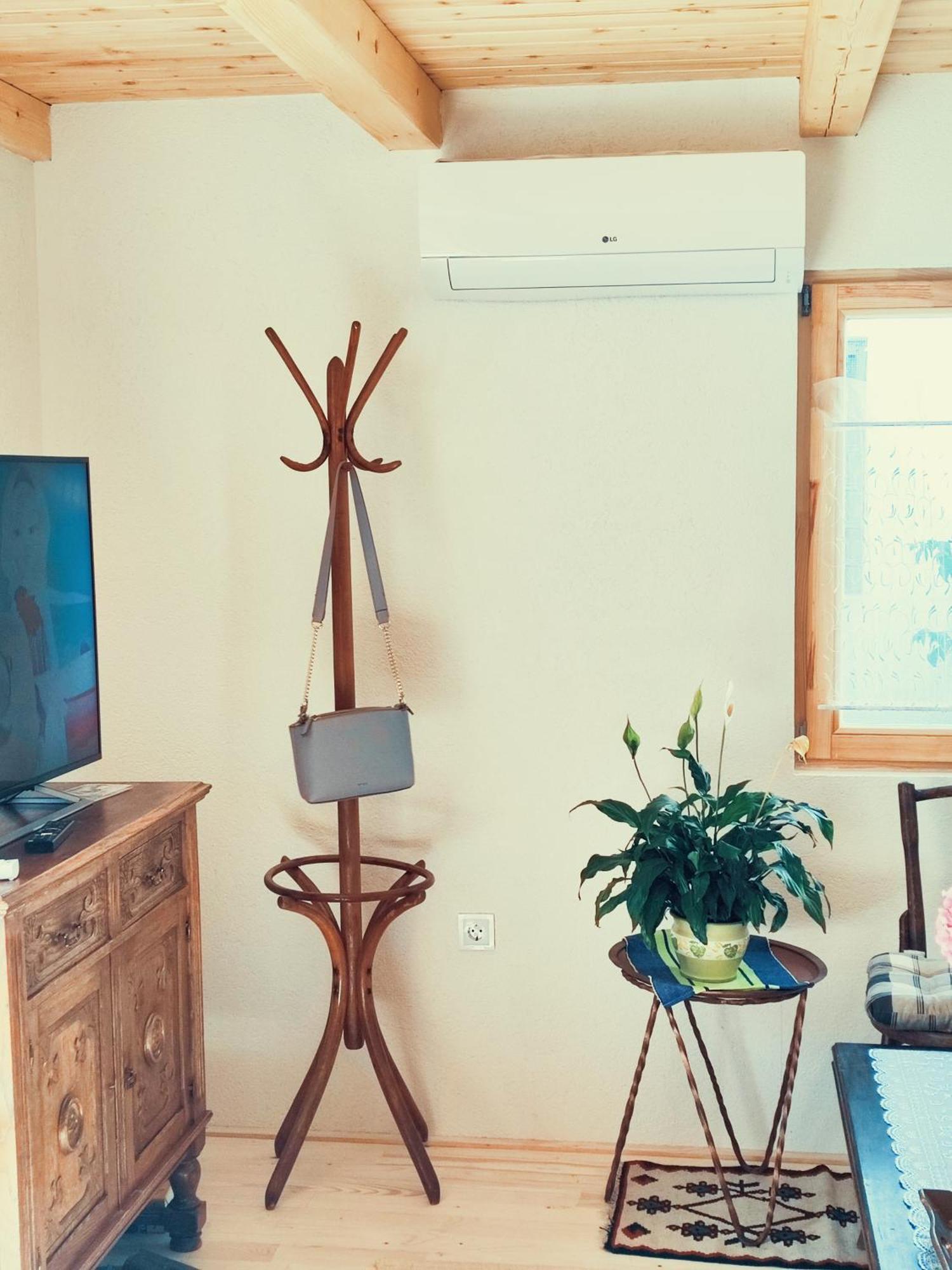 Guest House Nizama'S Place ซาราเยโว ภายนอก รูปภาพ