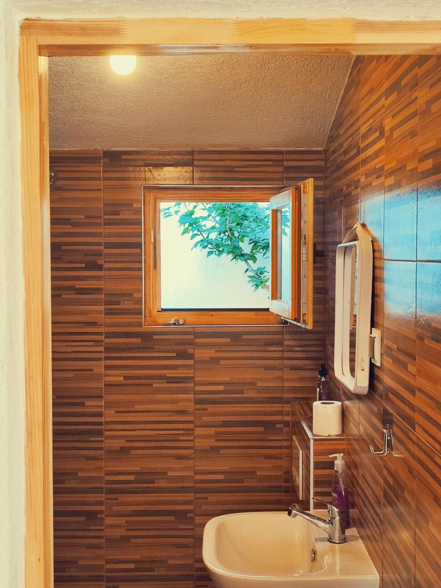 Guest House Nizama'S Place ซาราเยโว ภายนอก รูปภาพ