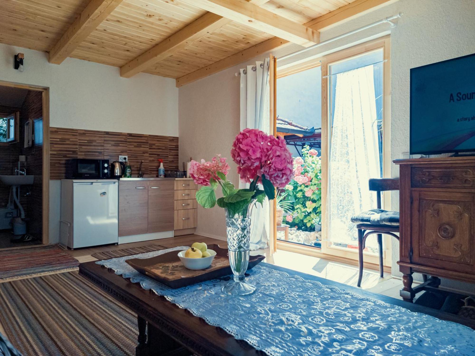 Guest House Nizama'S Place ซาราเยโว ภายนอก รูปภาพ