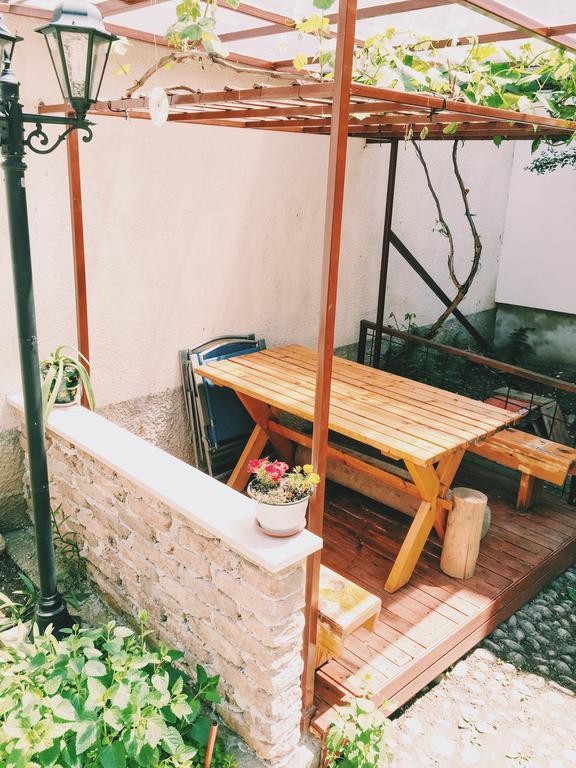 Guest House Nizama'S Place ซาราเยโว ภายนอก รูปภาพ