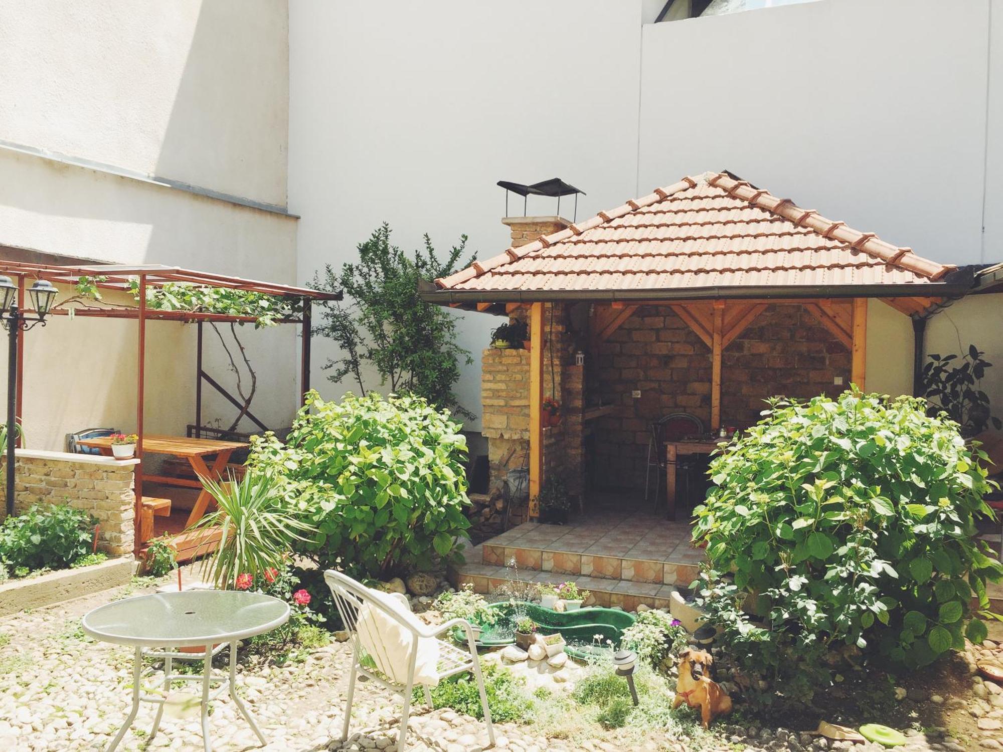 Guest House Nizama'S Place ซาราเยโว ภายนอก รูปภาพ