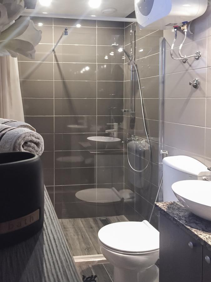 Guest House Nizama'S Place ซาราเยโว ภายนอก รูปภาพ